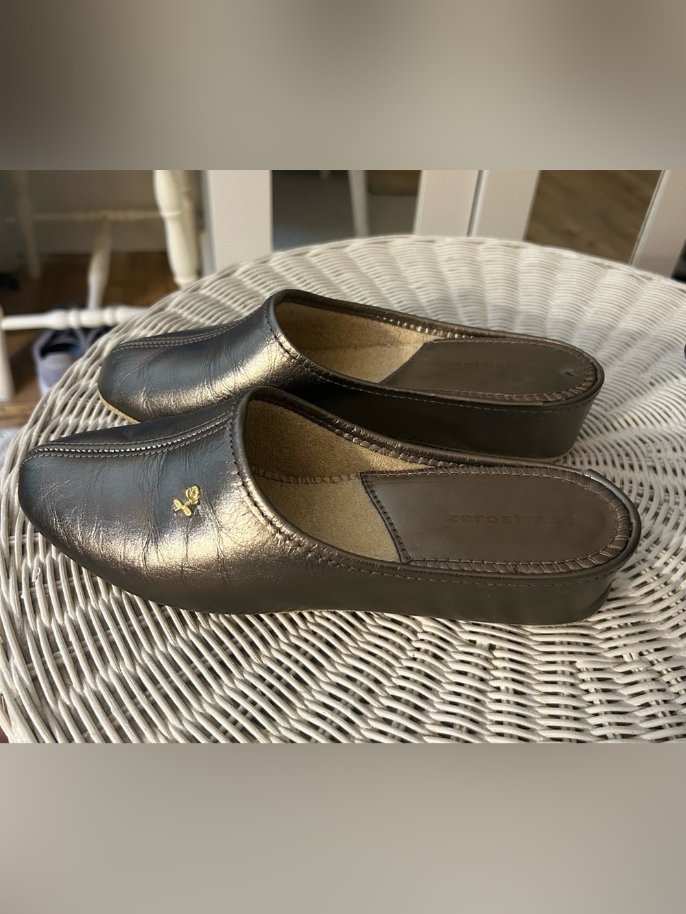 Alfred Cloutier Zerostress Metallic Bronze Pewter Leather Wedge Slippers Mules 9